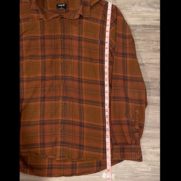 Hurley Men’s flannel - Picture 7 of 7